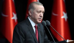 Erdoğan, öğrenci velisinin darp ettiği öğretmenle görüştü