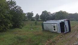 Afyonkarahisar’da minibüs devrildi: 14 işçi yaralı