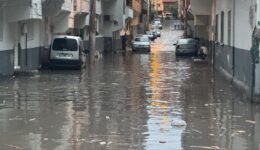 Şanlıurfa’da sağanak su baskınlarına neden oldu