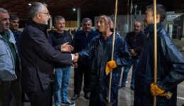 Çalışma ve Sosyal Güvenlik Bakanı Işıkhan, 1 Mayıs’ı işçilerle karşıladı