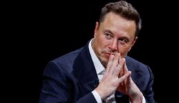 Tesla, Elon Musk’a 50 milyar dolar ödeyecek mi? Karar hissedarların