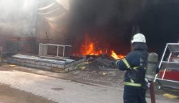Aksaray’da kereste deposunda yangın – Son Dakika Haberleri