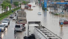 Ankara’da sağanak sele döndü: Metro seferleri durduruldu