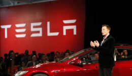 Tesla hissedarlarından Elon Musk’ın maaş paketine onay