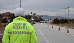 Son 1 haftadaki trafik denetimlerinde 415 bin kişiye ceza